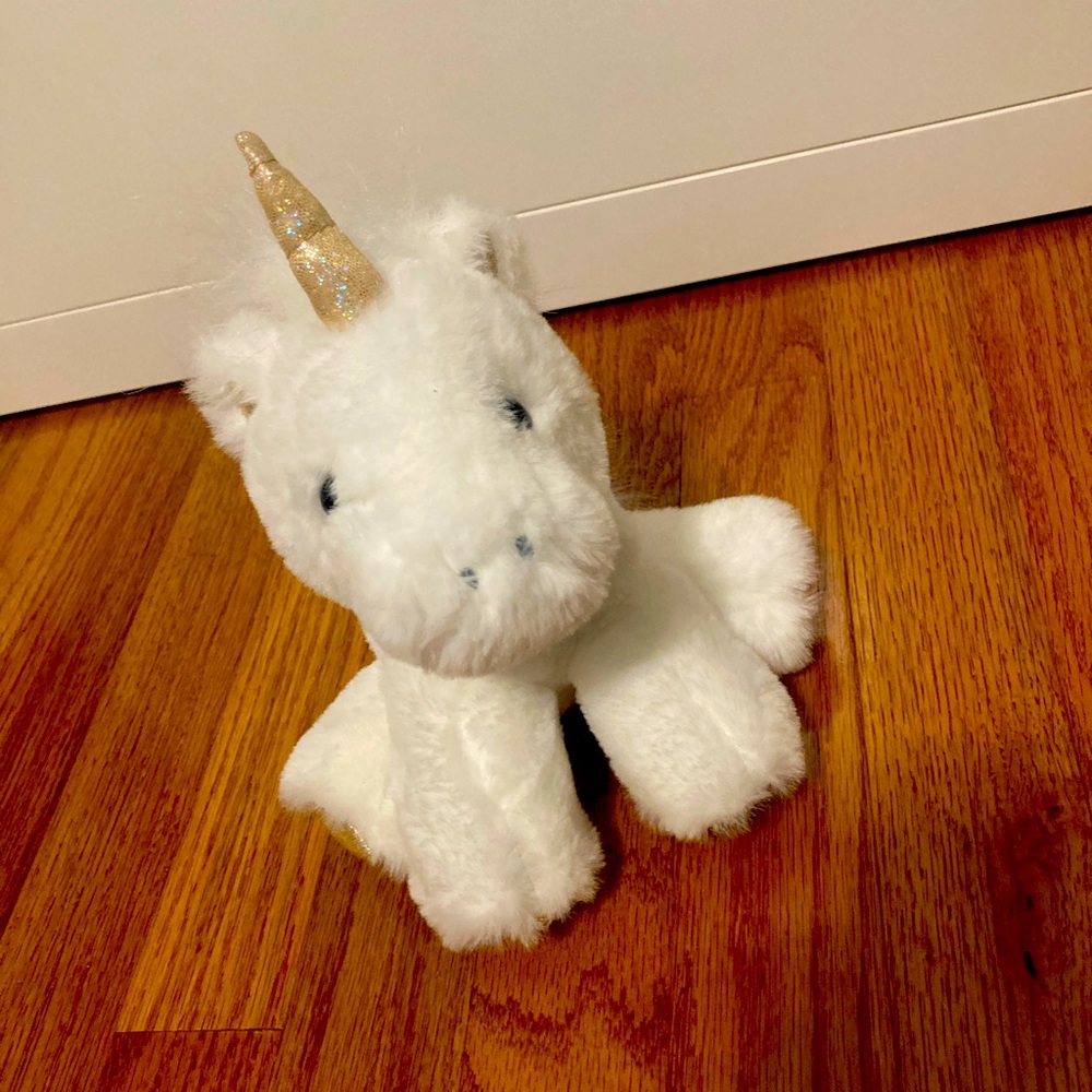 FAO Schwarz White Unicorn Plush with Sparkling Gold Horn